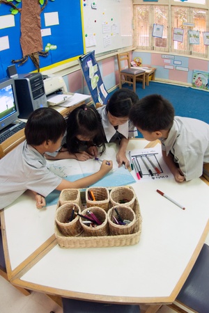 BANGKOK,THAILAND - MARCH 23,2009 : Unidentified young students are learning about skills training in classroom at Amnuay Silpa school , Bangkok capital city, Middle of Thailand.のeditorial素材