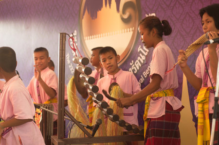 An unidentified musical playing pong lang is folk instruments perform a tourist show. At the Thai fair in the 232nd year of Rattanakosin city under Royal Benevolence in Bangkok.のeditorial素材
