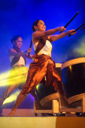 Drum performance is a traditional Thai performing art that represents unity and strength. This show opened in the 232nd year of Rattanakosin in Bangkok, Thailand.のeditorial素材