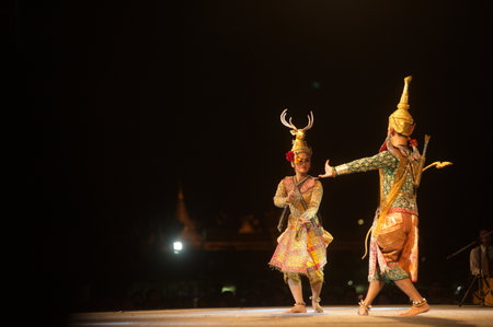 An unidentified of beautiful Drama dancing play performed by all female perform a tourist show. At the Thai fair in the 232nd year of Rattanakosin city under Royal Benevolence.のeditorial素材