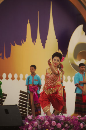 An unidentified of beautiful dancers perform a tourist show. At the Thai fair in the 232nd year of Rattanakosin city under Royal Benevolence in Bangkok, Thailand.のeditorial素材