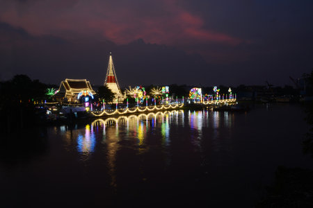 Samut Prakan ,Thailand - Oct 25 , 2022 : Twilight time of the most important place of worship at Phra Samut Chedi is the seal of Samut Prakan city or Phra Chedi in middle of water.のeditorial素材