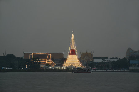 Samut Prakan ,Thailand - Oct 24 , 2022 : Twilight time of the most important place of worship at Phra Samut Chedi is the seal of Samut Prakan city or Phra Chedi in middle of water.のeditorial素材