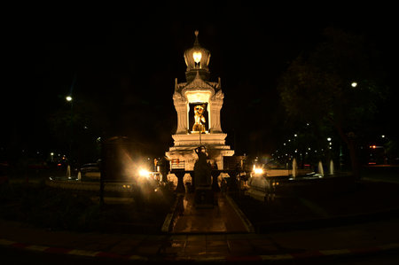 Night scene of a shrine located on Ratchadamnoen Nai Road. Near Sanam Luang park and Phan Phiphob Leela Bridge can pay homage anytime.の写真素材