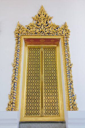 The door of the temple at Poe temple, Thailandの写真素材