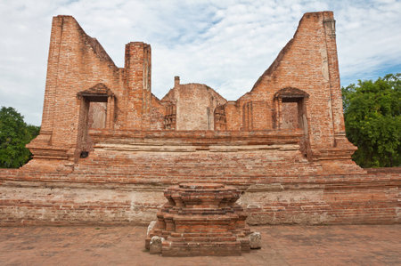 Ruined old temple build from brick at Ma Hay Yong temple in Ayutthaya, Thailand の写真素材