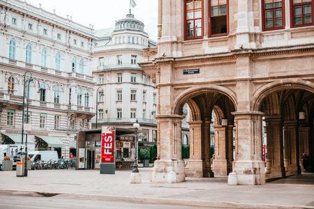 Vienna, Austria - May 8, 2018: State Opera House building in Vienna, Austria. City sightseing.のeditorial素材