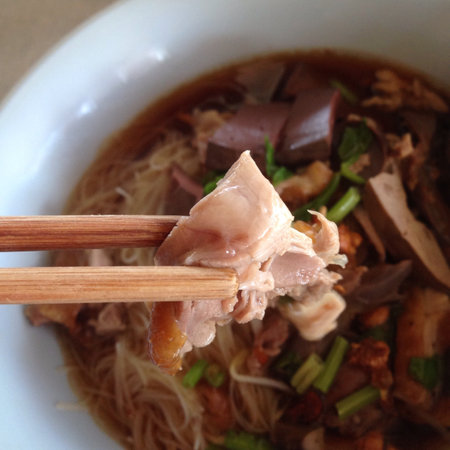 close up noodle soupの素材