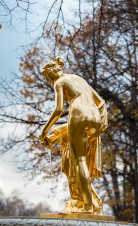 PETERHOF, RUSSIA - OCTOBER 16:  Danaida golden fountain in Peterhof, Russia, October 16, 2016 in Peterhof, Russia. Former residence of the Russian monarchs.のeditorial素材