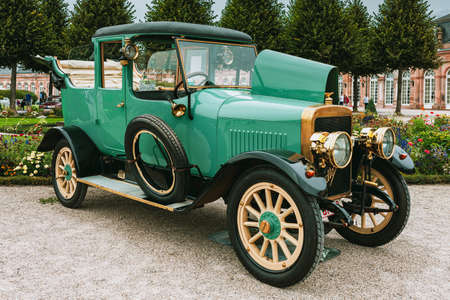 GERMANY, SCHWETZINGEN - SEPTEMBER 06, 2020: Classic car festival. Concours d'Elegance Automobile - CLASSIC-GALA in the Palace Garden of Schwetzingenのeditorial素材