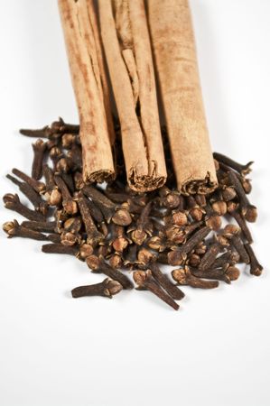 Cinnamon and cloves の写真素材
