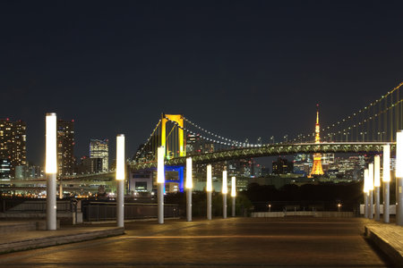 Rainbow Bridge from Odaiba, Tokyo, Japanのeditorial素材