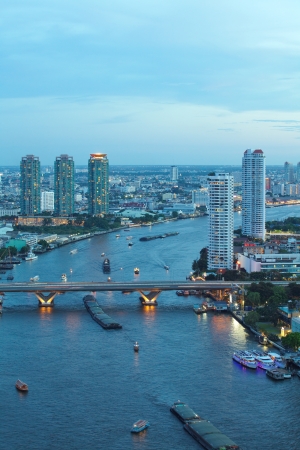 chao phraya river city scape Bangkok Thailandのeditorial素材