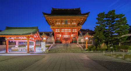 Fushimi Inari Shrine (Fushimi Inari Taisha) is an important Shinto shrine in southern Kyotoのeditorial素材