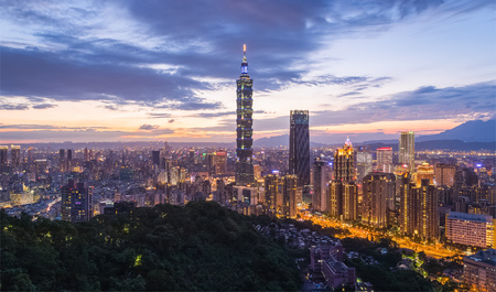 Taiwan Taipei city night view seen from mt.Elephant.のeditorial素材