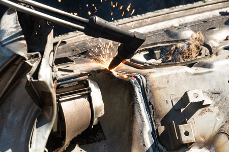 Oxy-Fuel Cutting Torch to cutting car for metal recycling