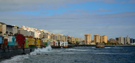 Coastal neighborhood of San Cristobal on the left in foreground and Las Palmas city in background, Gran Canariaのeditorial素材