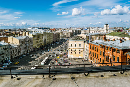 08 August 2015.Saint-Petersburg.The view from the roof on Ligovsky Prospekt and Moskovsky train station.Russiaのeditorial素材