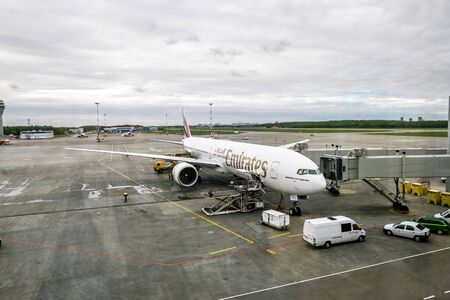 19 may 2016. Saint-Petersburg. The plane of Emirates airline at the international airport Pulkovo in Saint-Petersburg. Russia.のeditorial素材