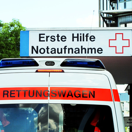ambulance car     rettungswagen und krankenhausの写真素材