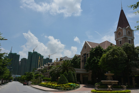 Poly English villasのeditorial素材