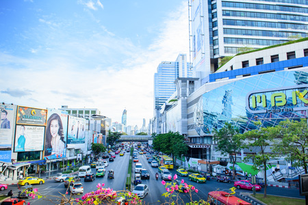 BANGKOK MBK Aug 22:Heavy traffic on the roads. It is the most famous shopping mall in Bangkok, Thailand. Many tourists come to enjoy shopping here. Bangkok 2015のeditorial素材