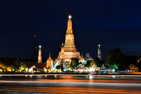Twilight time of Wat Arun, Bangkok, Thailandの写真素材