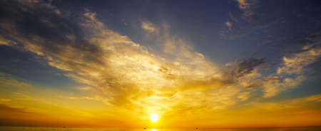 Low Angle View Of Sky At Sunsetの写真素材