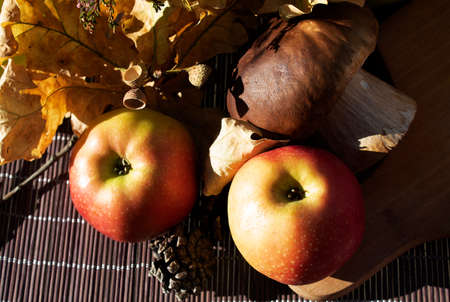red apples on a tableの写真素材