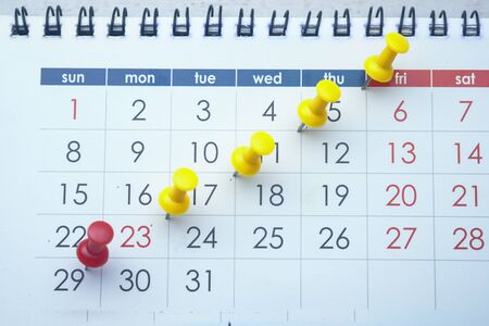 the concept of deadline with push pin on calendar date .の写真素材