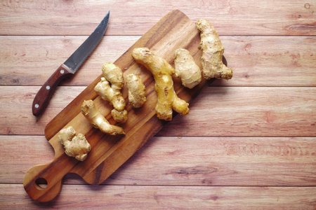 top view of Gingers on chopping board.の写真素材