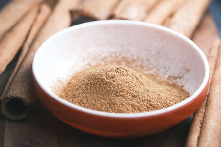 Cinnamon sticks and cinnamon powderの写真素材