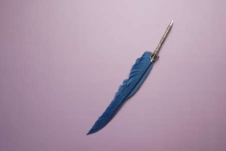 top view of fountain pen on tableの写真素材