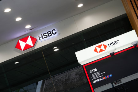 Singapore 1 june 2022. HSBC bank logo on financial buildingのeditorial素材