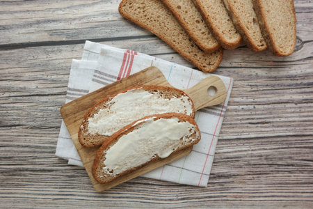 low fact cheese cream spread on a bread