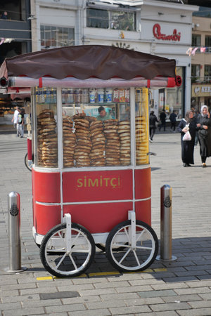 Turkish Bagel Simit selling at taqsim square in a vanのeditorial素材