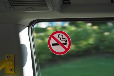 No smoke sign on car windowの写真素材