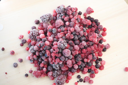Frozen Mixed Berries A Healthy and Delicious Snack Option That Everyone Can Enjoyの写真素材