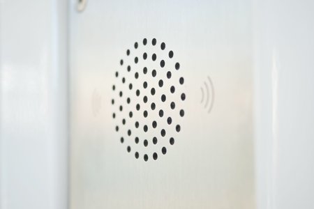 Clear audio speaker system enhances communication
