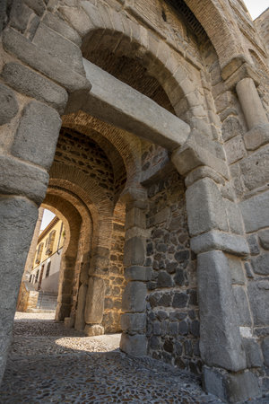 Stone entrance in the wall of the monumental city of Toledo, Spainの写真素材