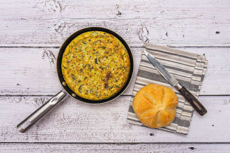Each home and each region of Spain has its own recipe and way of preparing the Spanish omelette