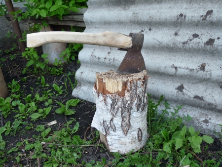 ax,hatchet,ax, a tool for chopping wood, tools, block, log, wood, chips, carpentry tools, の写真素材