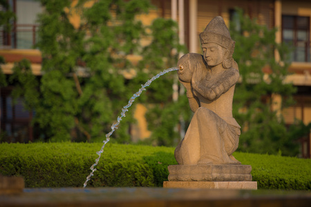 Statue of girl holding vaseのeditorial素材