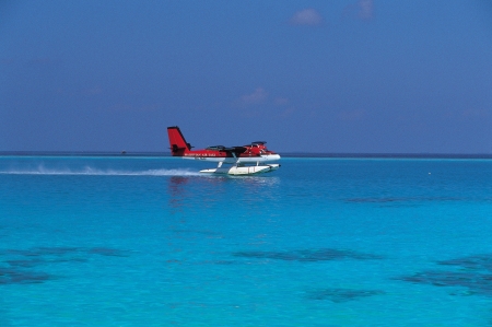 Plane skiding on waterのeditorial素材