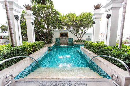 swimming pool at  Meridien Hotelのeditorial素材