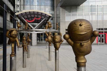 doreamon statue