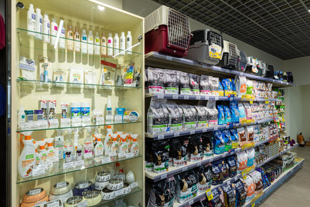 Minsk, Belarus - Nov 25, 2021: Photo of veterinary store for animals with toys, food, medicine for pets in the mall. Shop conceptのeditorial素材