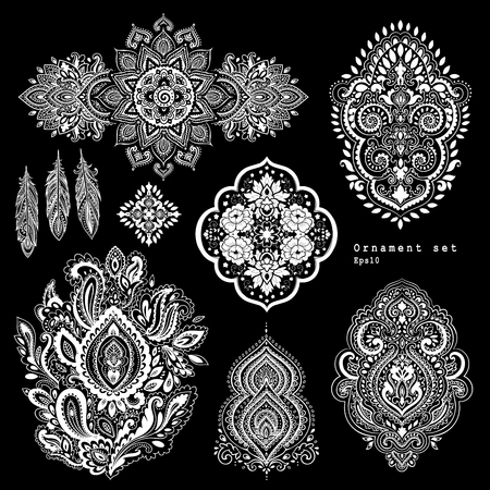 Bohemian Indian Mandala towel print. Vintage Henna tattoo style Indian medallion. Ethnic ornament could be used as shirt print, phone case print, textile, coloring book. Christmas holiday snowflakeのイラスト素材