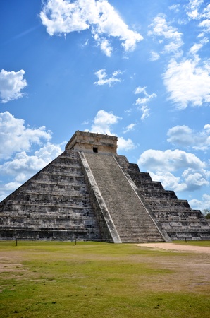 Ancient Mayan pyramid in Chichen-Itza, Mexicoの写真素材