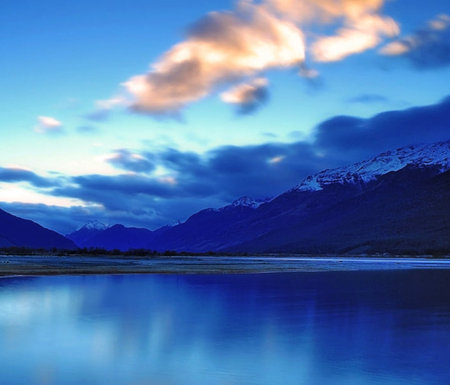 Sunset at Lake Tekapo, South Island, New Zealand.の写真素材